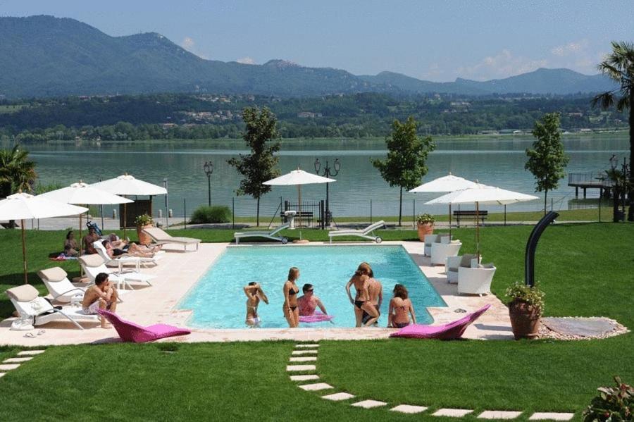 Villa Baroni Lomnago Esterno foto
