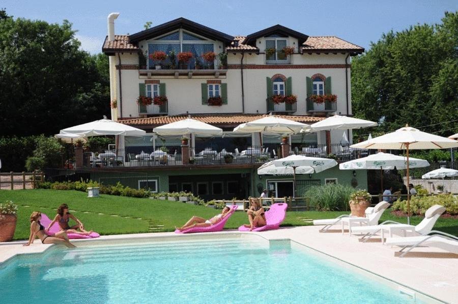 Villa Baroni Lomnago Esterno foto